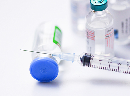 硝子体注射 Vitrectal injection